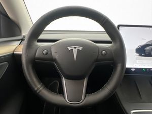Tesla Model Y bild 13