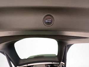 Tesla Model Y bild 27