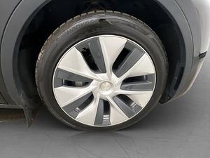 Tesla Model Y bild 32