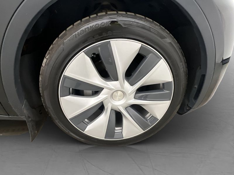 Tesla Model Y bild 32