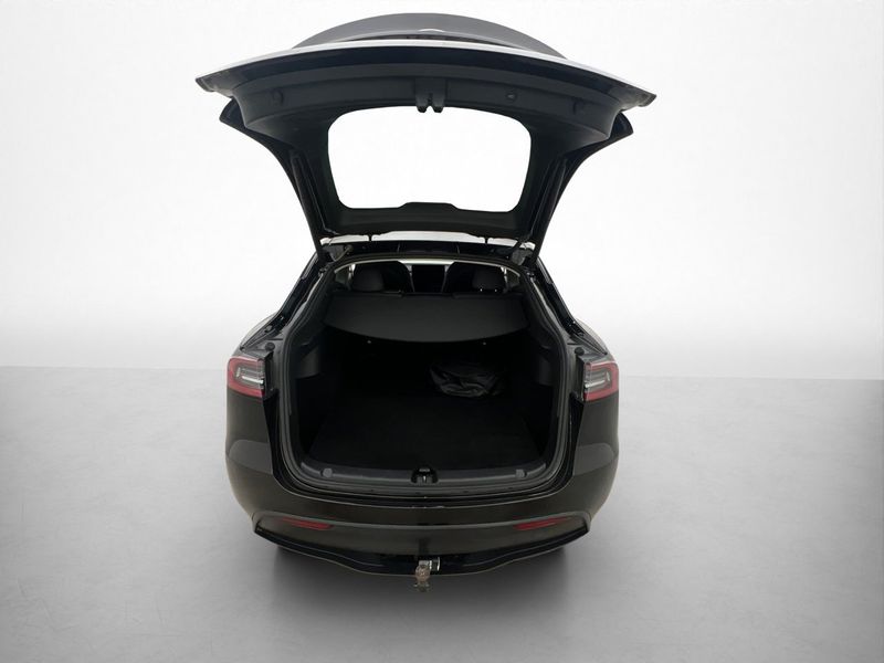 Tesla Model Y bild 26