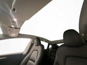 Tesla Model Y bild 12