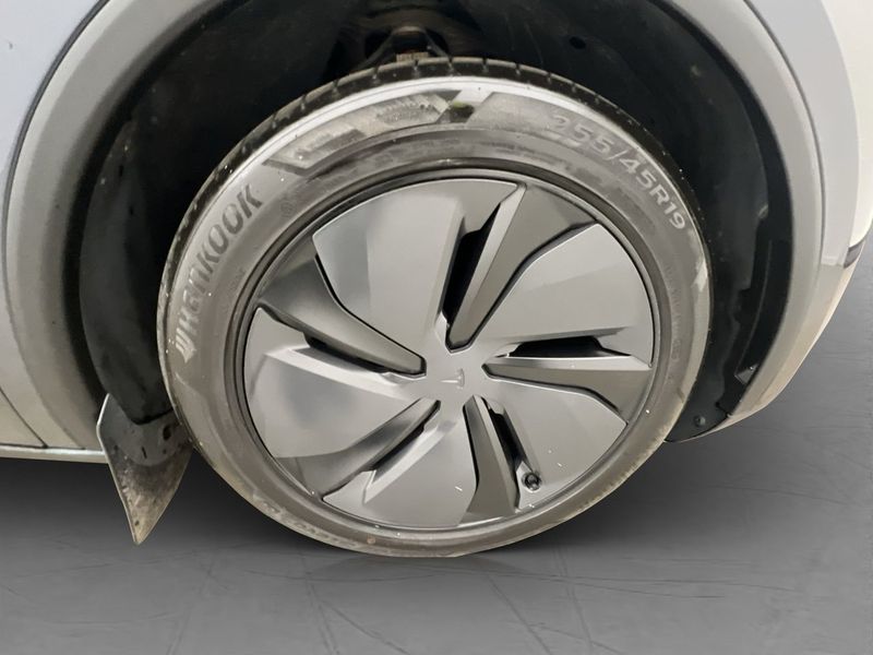 Tesla Model Y bild 32
