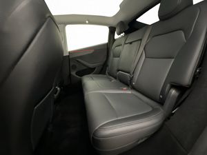 Tesla Model Y bild 25