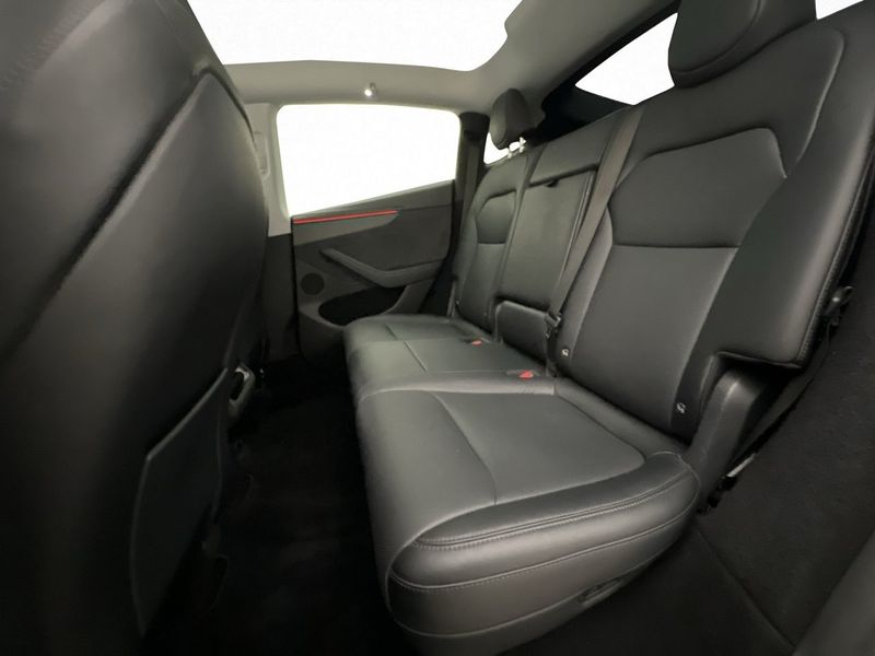 Tesla Model Y bild 25