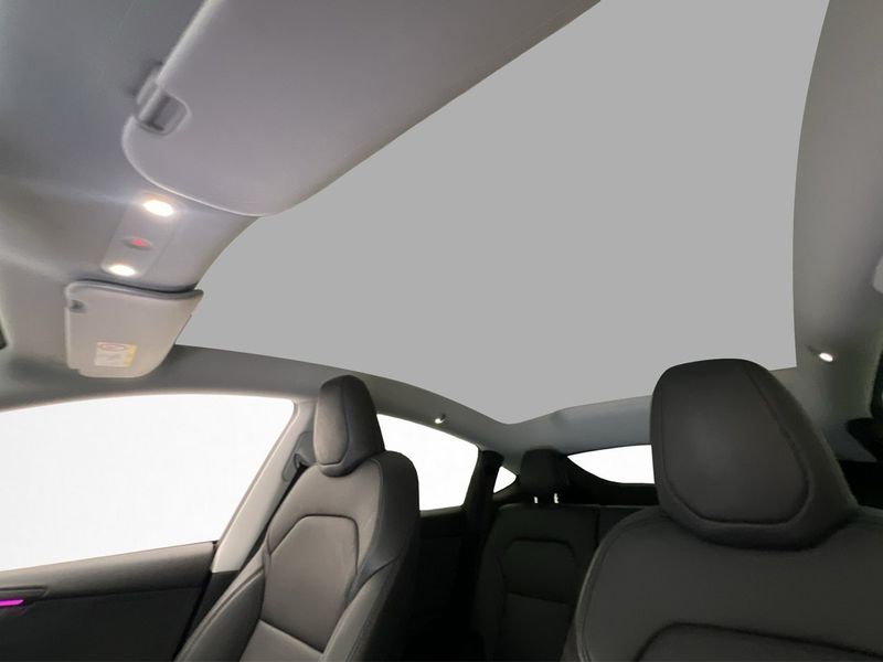 Tesla Model Y bild 10