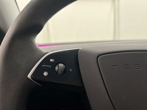 Tesla Model Y bild 12