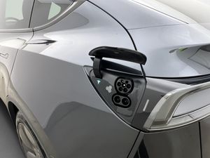 Tesla Model Y bild 28