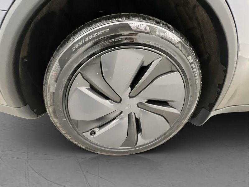Tesla Model Y bild 31