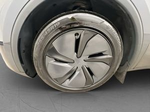 Tesla Model Y bild 29