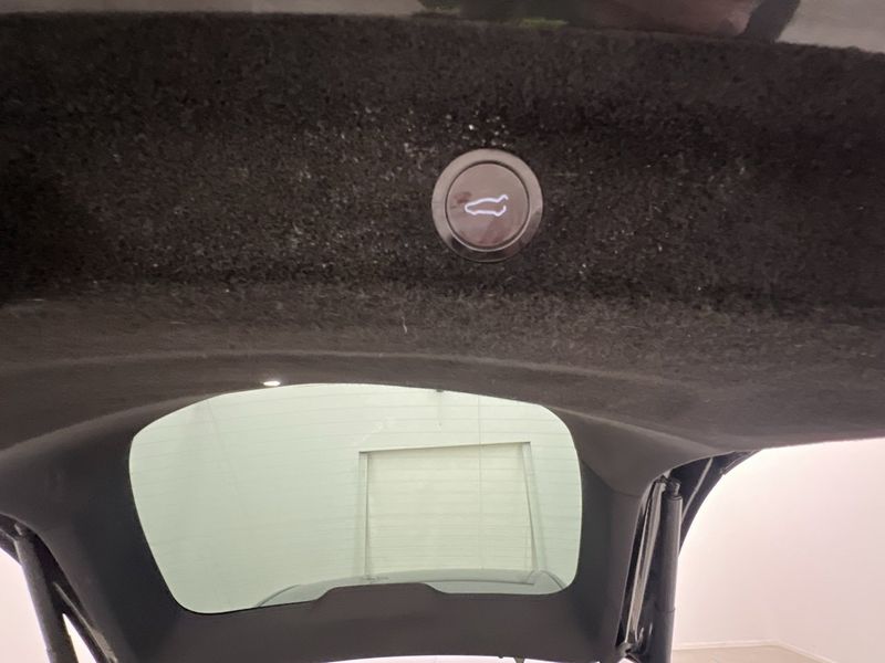 Tesla Model Y bild 27