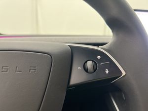 Tesla Model Y bild 13