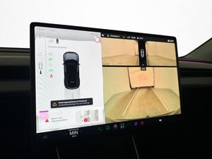 Tesla Model Y bild 15