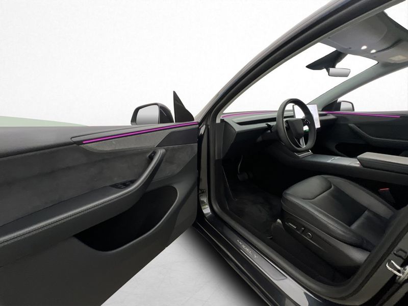 Tesla Model Y bild 11