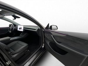 Tesla Model Y bild 23