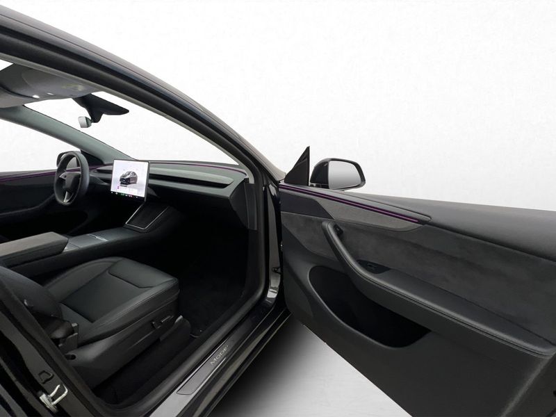 Tesla Model Y bild 23