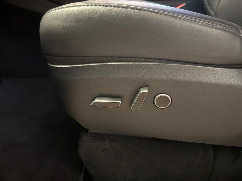 Tesla Model Y bild 6