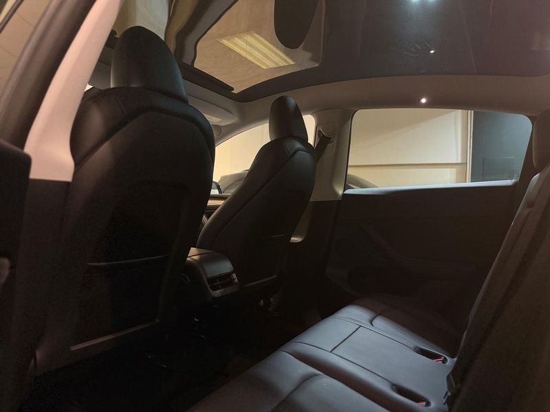 Tesla Model Y bild 20