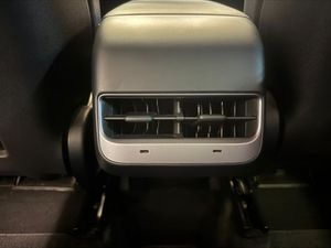 Tesla Model Y bild 21