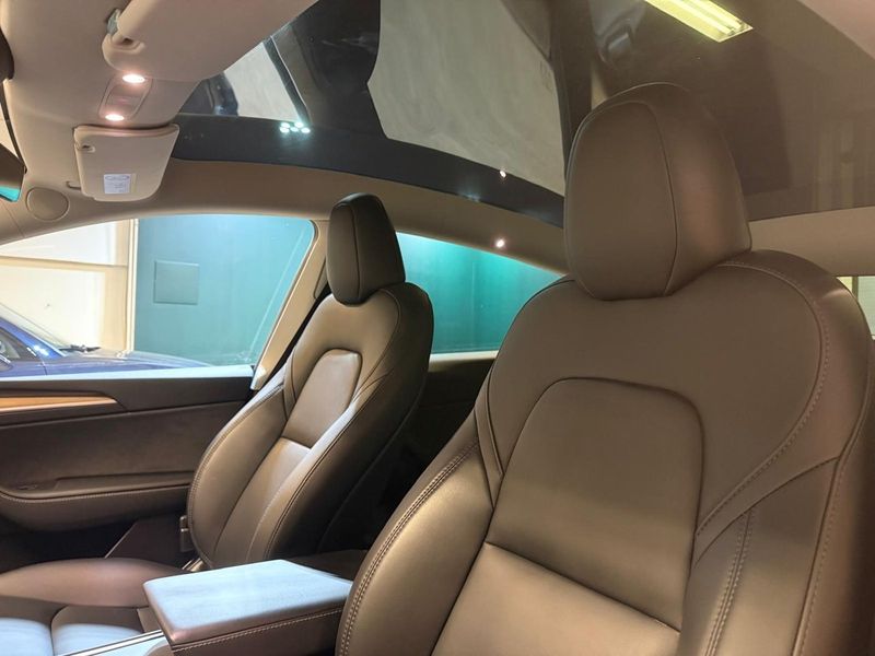 Tesla Model Y bild 7