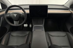 Tesla Model Y bild 6