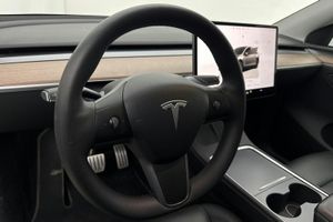 Tesla Model Y bild 20