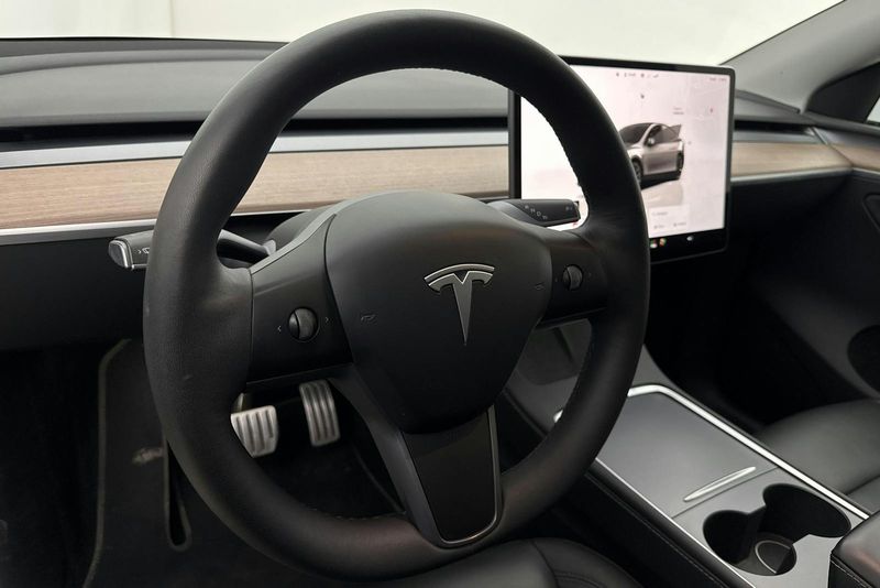 Tesla Model Y bild 20