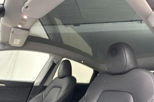 Tesla Model Y bild 16