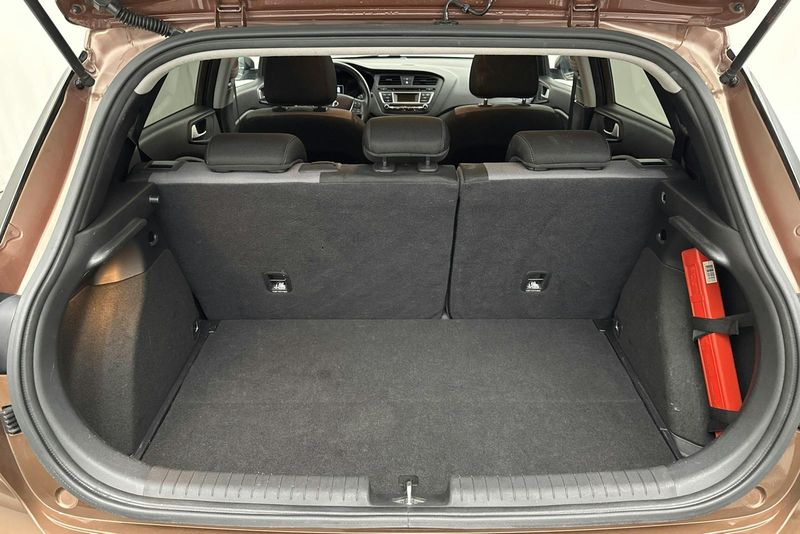 Hyundai i20 bild 9