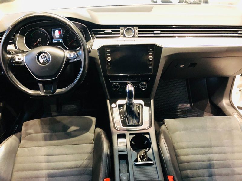Volkswagen Passat bild 7