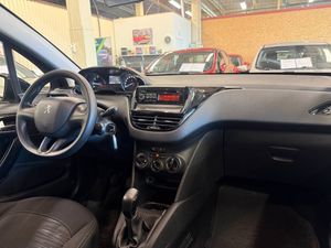 Peugeot 208 bild 8