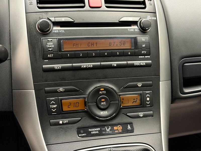 Toyota Auris bild 16