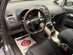 Toyota Auris bild 12
