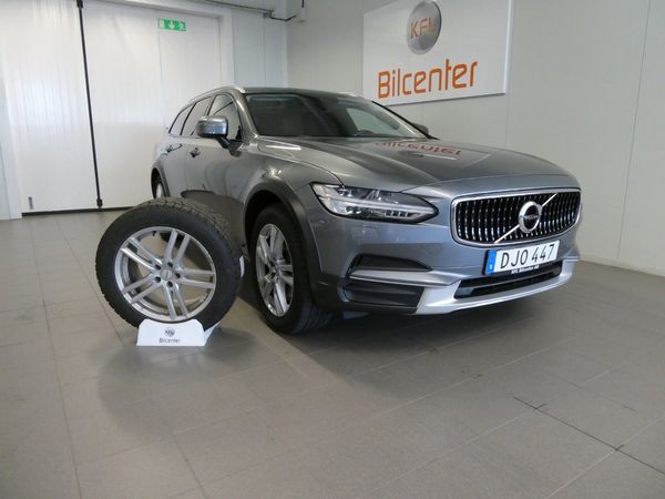 Volvo V90 Cross Country D4 AWD Aut-Drag-Värmare-VOC-CarPlay-SoV - 2019