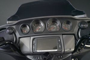 Harley-Davidson CVO Street Glide bild 19