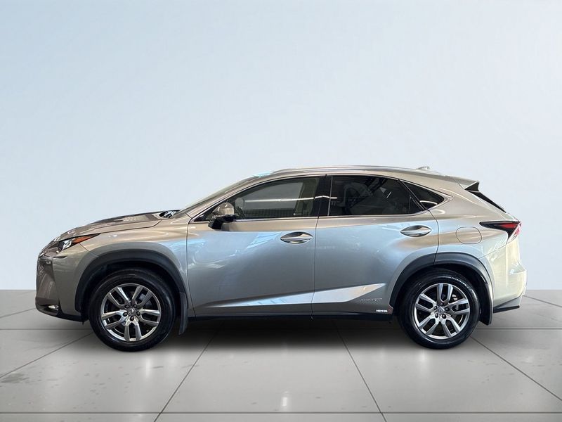 Lexus NX bild 4