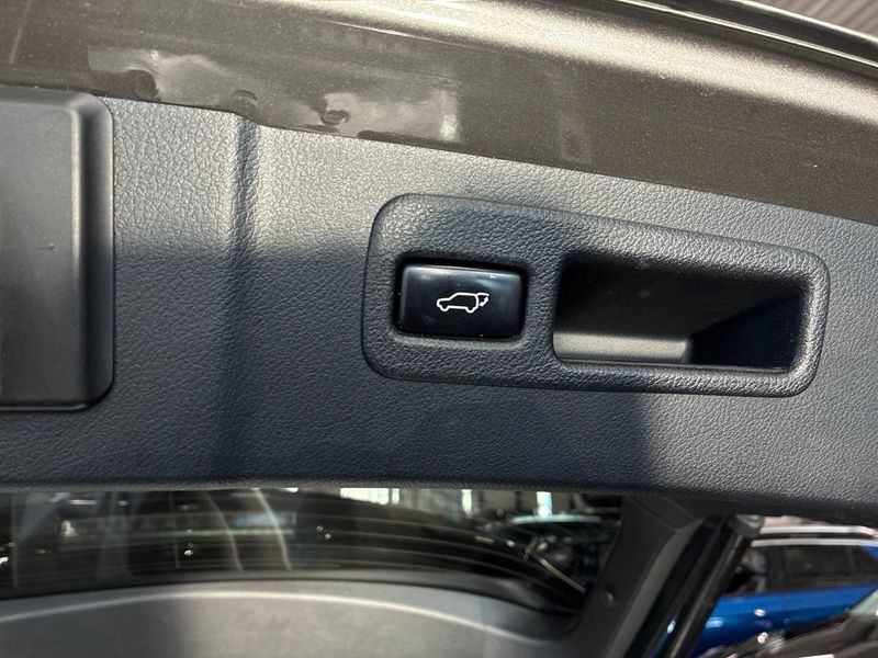 Lexus NX bild 23