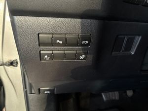 Lexus NX bild 17