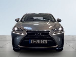 Lexus NX bild 2