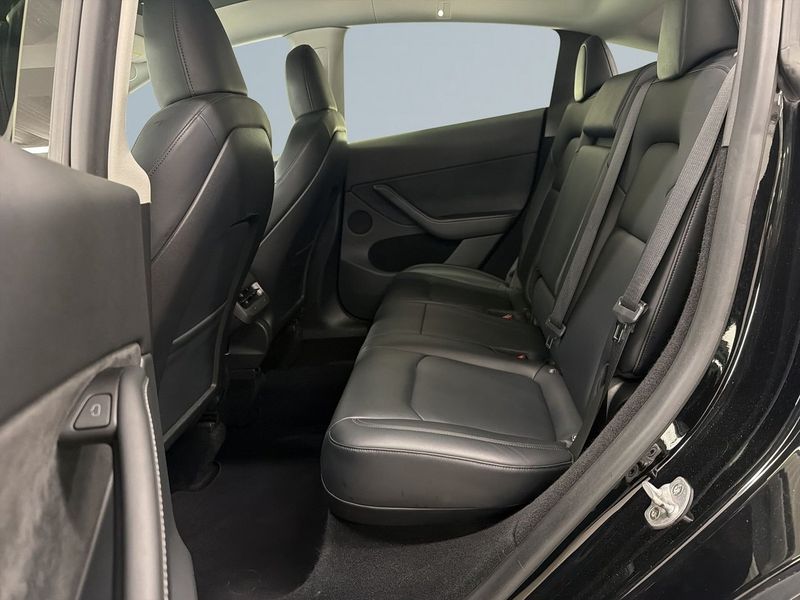 Tesla Model Y bild 13