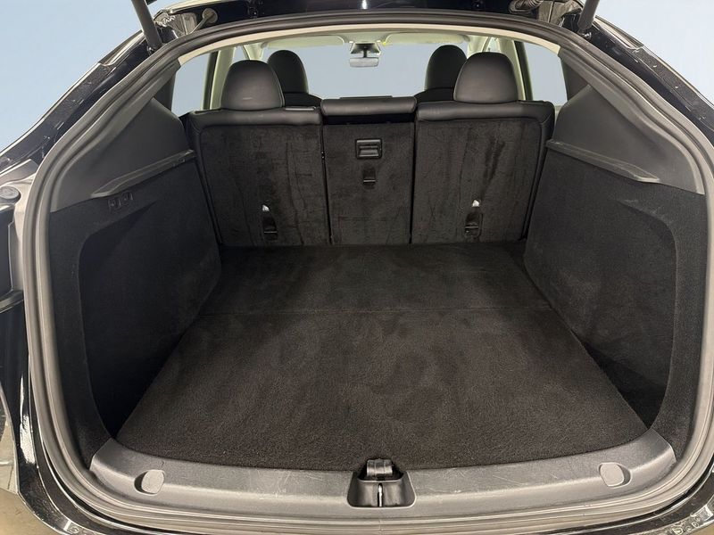 Tesla Model Y bild 12