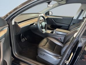 Tesla Model Y bild 7