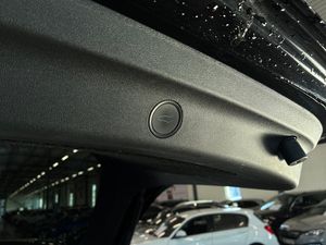 Tesla Model Y bild 18