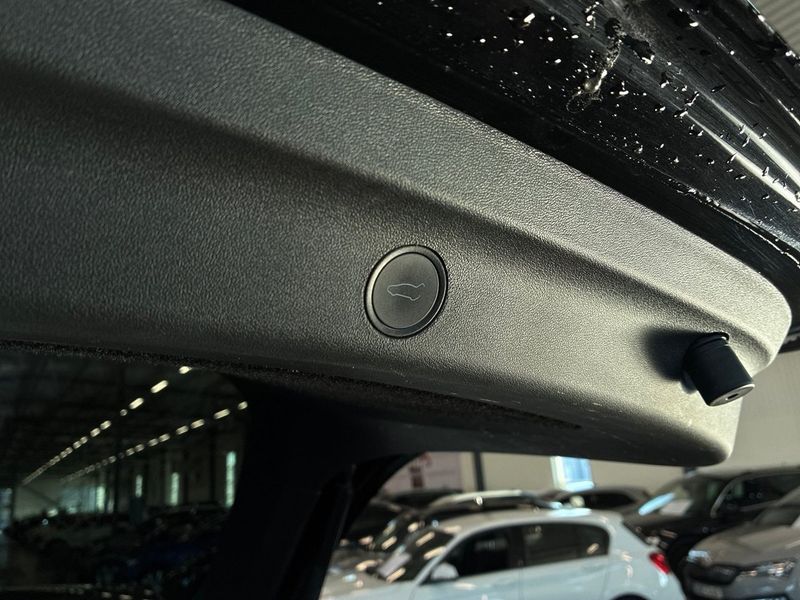 Tesla Model Y bild 18