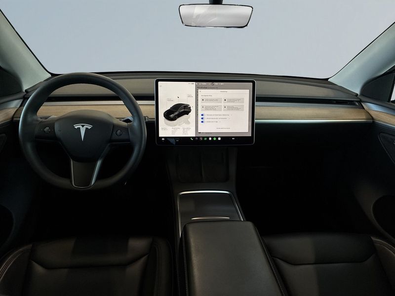 Tesla Model Y bild 8
