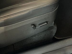 Tesla Model Y bild 17