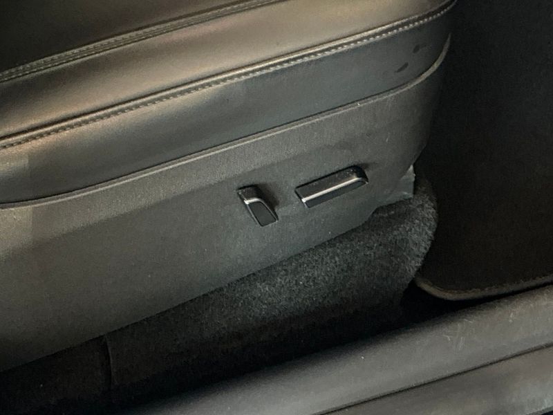 Tesla Model Y bild 17