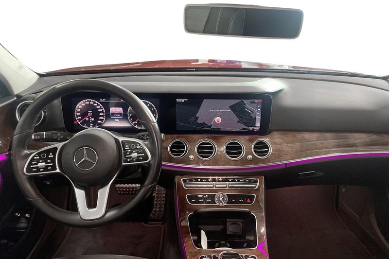 Mercedes E300 bild 8