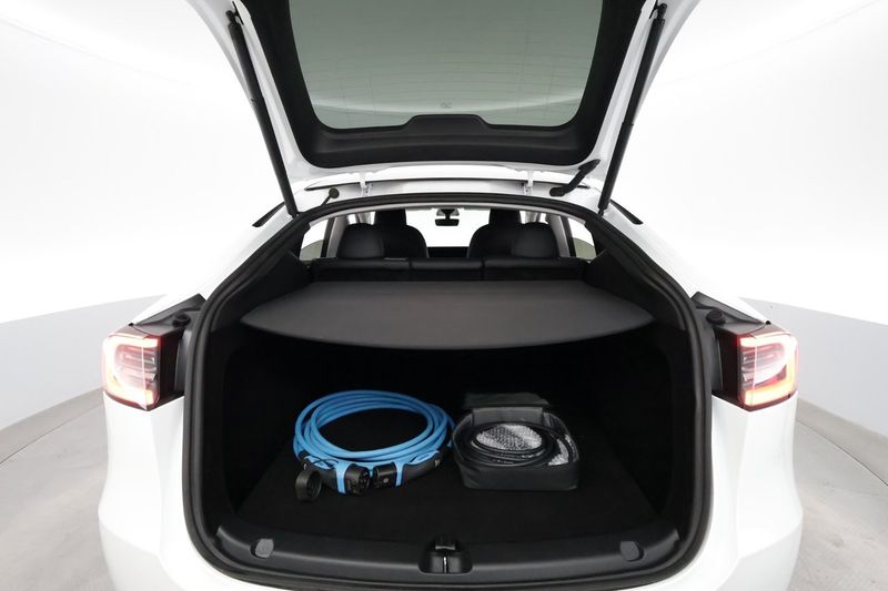 Tesla Model Y bild 23