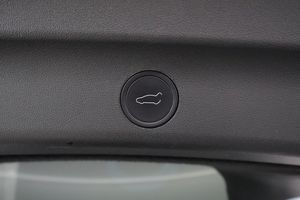 Tesla Model Y bild 26